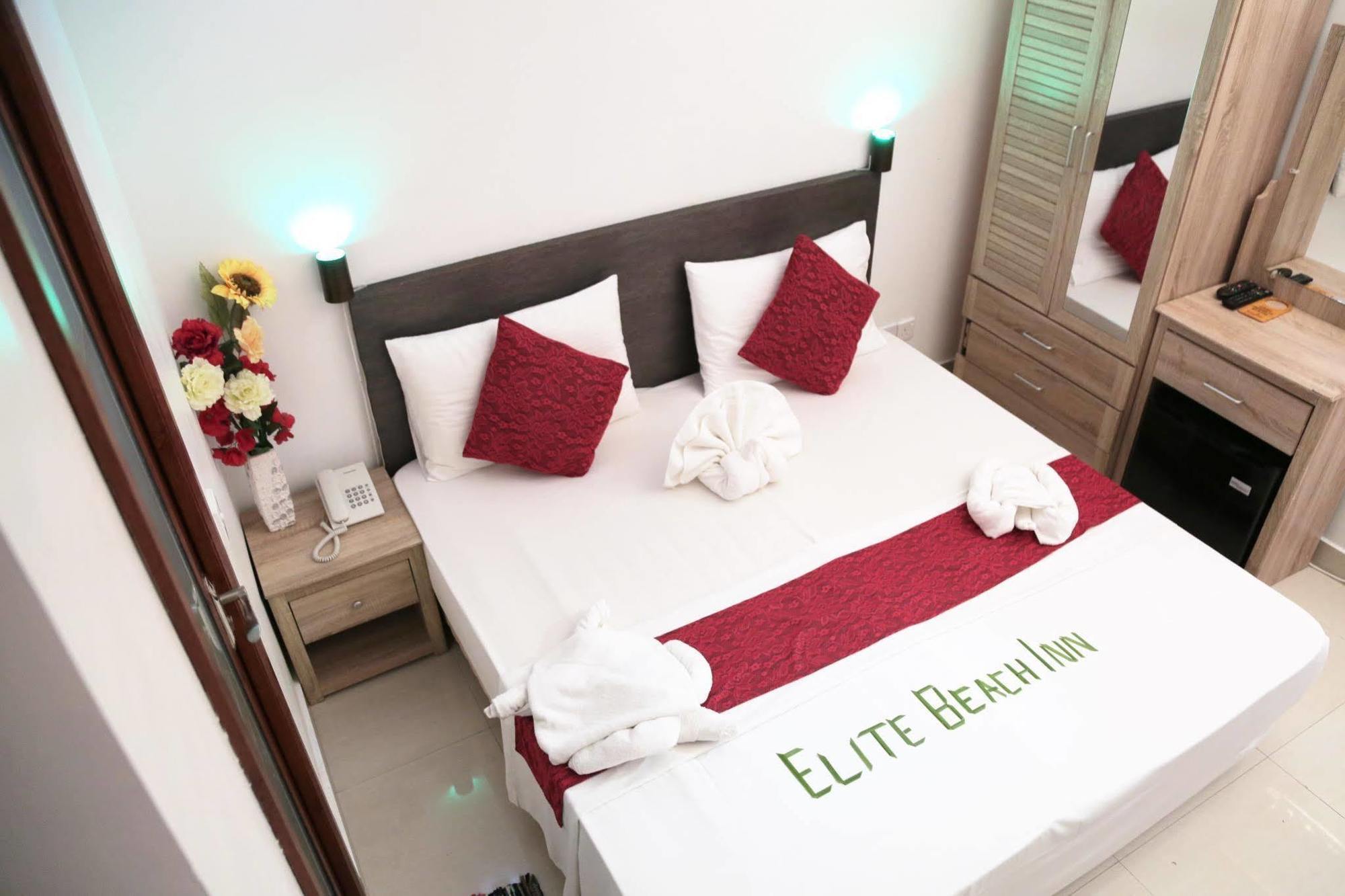 Elite Beach Inn Хулхумале Экстерьер фото